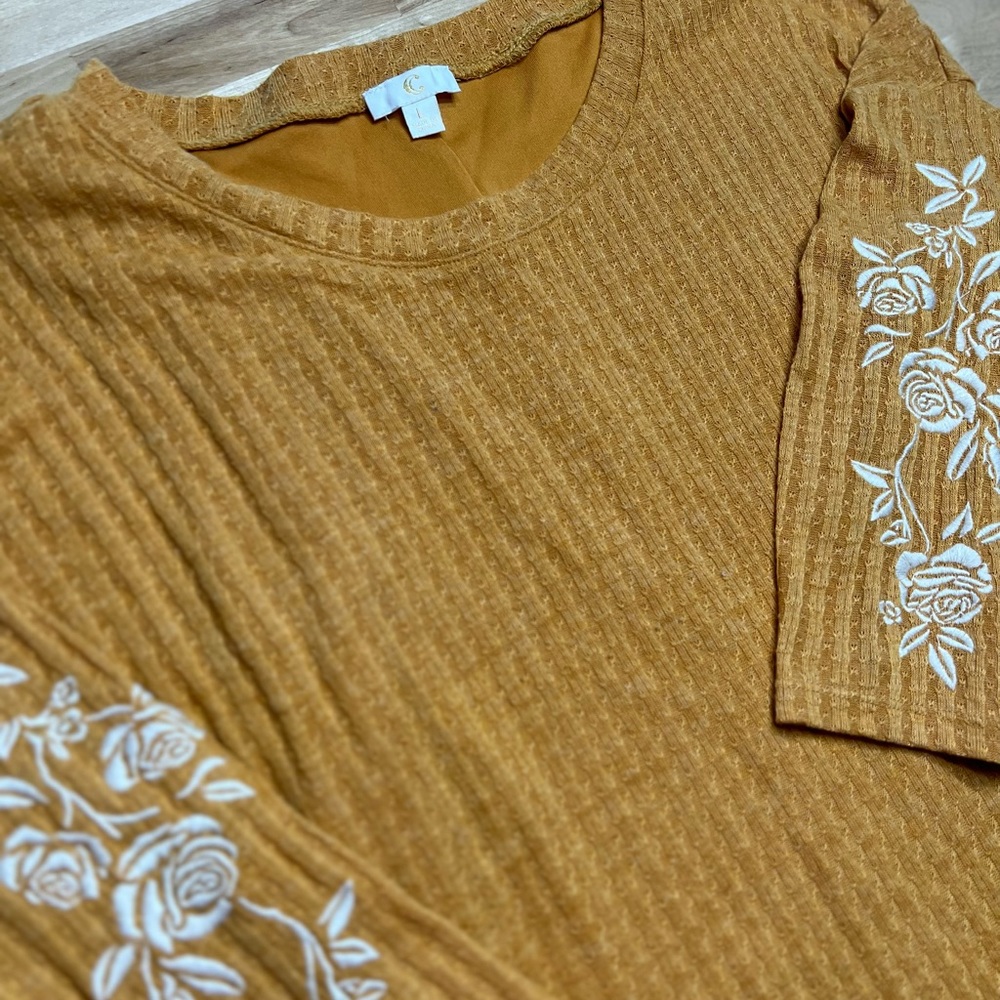 Charming Charlie Embroidered Dress Women’s Large